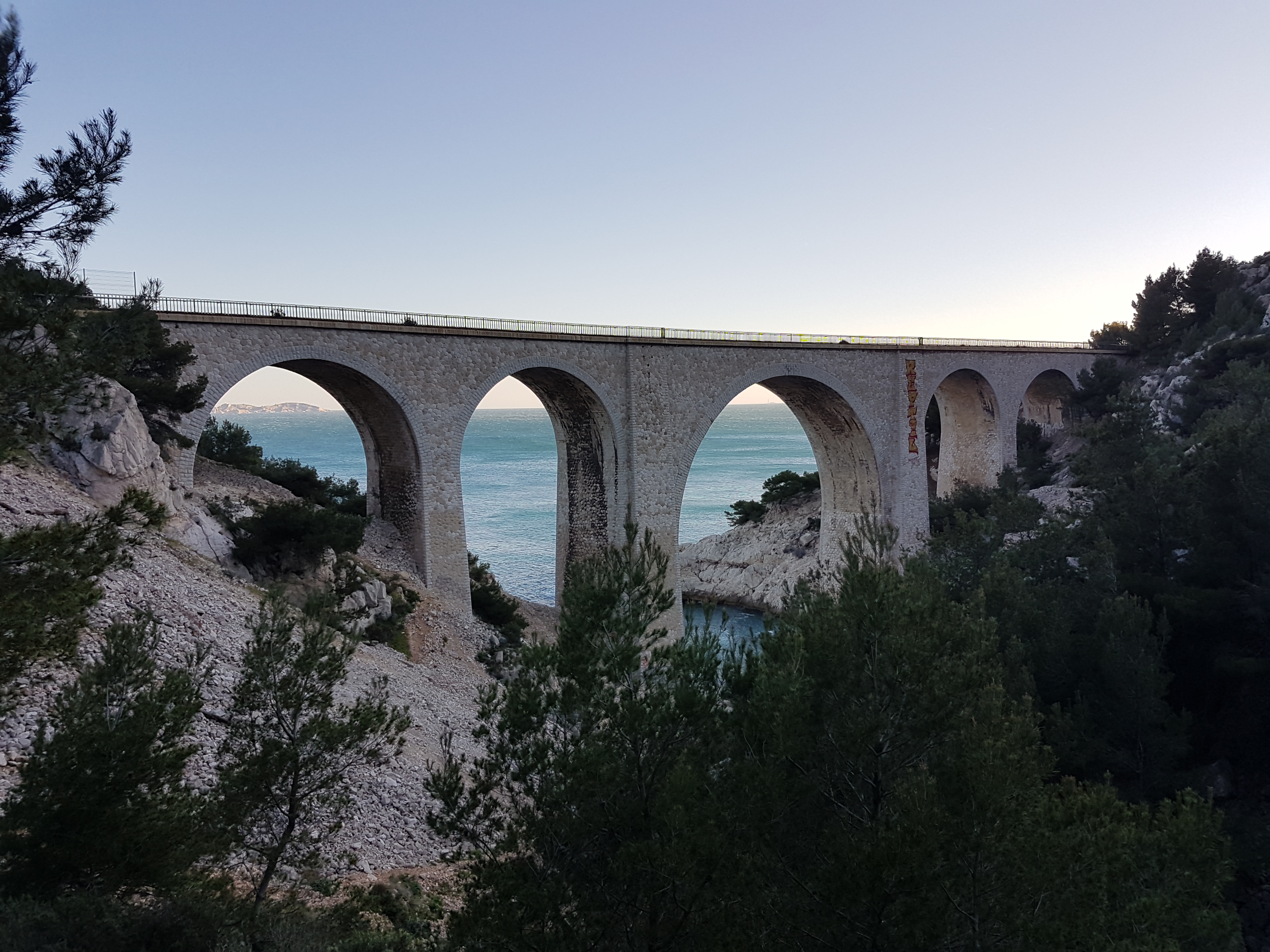 Zugbrücke bei les Calanques de Marseille